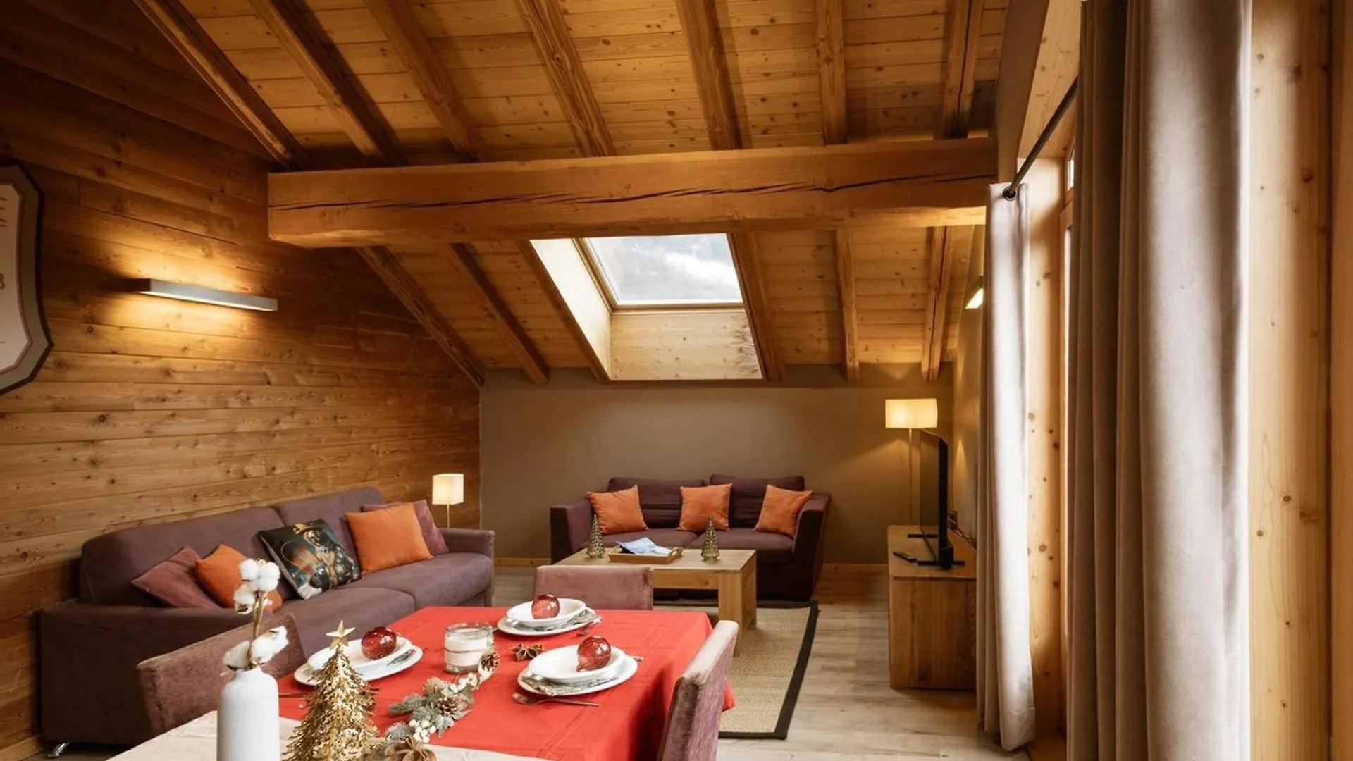 Appartement 3 Pieces - 6 Pers, 4* - Proche Remontees Et Commerces, Balcons, Wifi, Animaux Bienvenus - Fr-1-263-213 Валуар 0*,